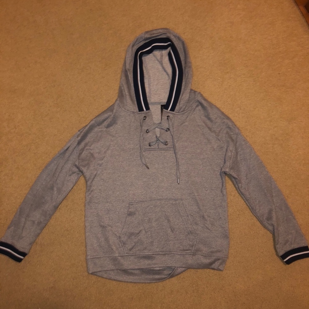 Hooded gray sweater with lace front